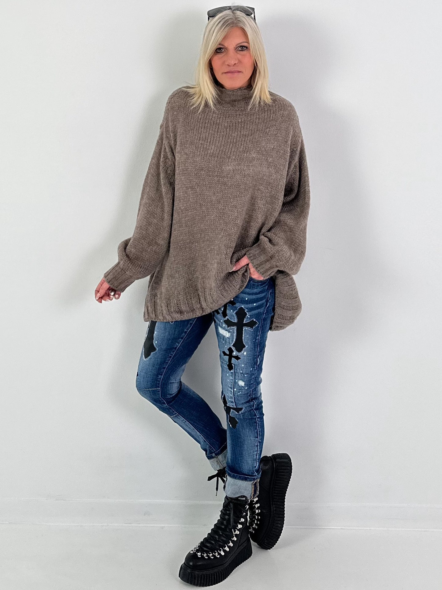 Oversized sweater model "Snuggle Arctic" - taupe