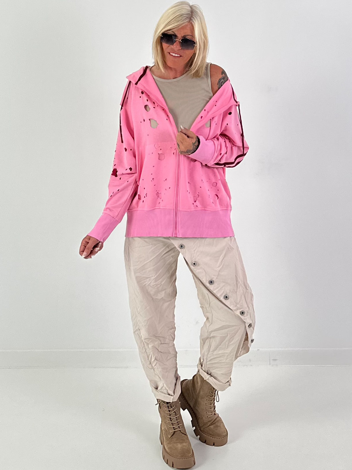 Stylische Sweatshirt Jacke mit großem Rückenpatch Dollar- rosa