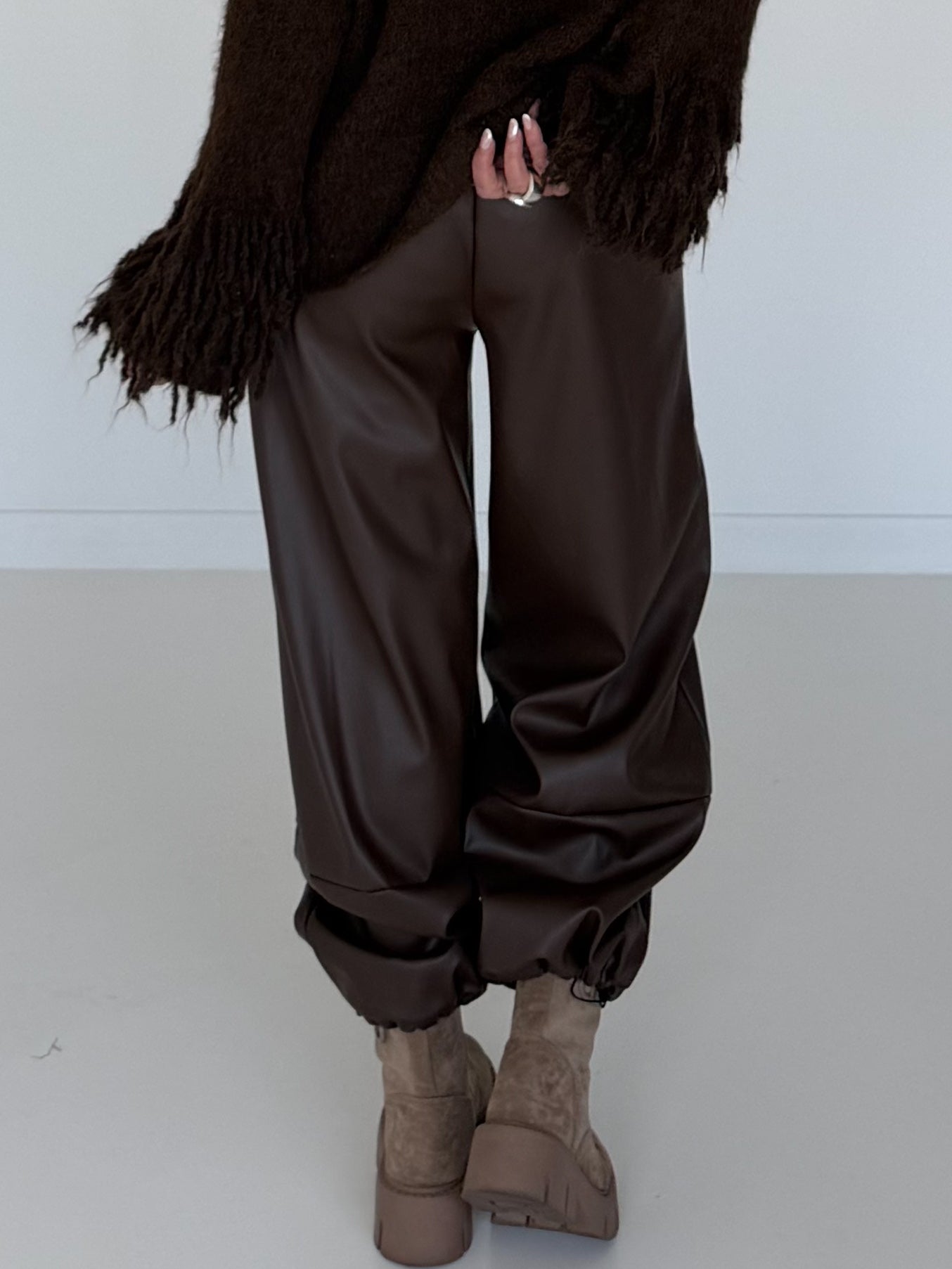 Vegane Lederhose 2 Looks - mokka