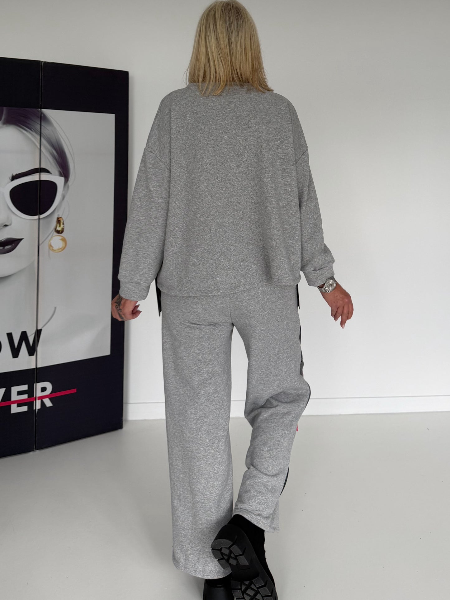 Casual two-piece set with faux leather and corduroy details - light grey