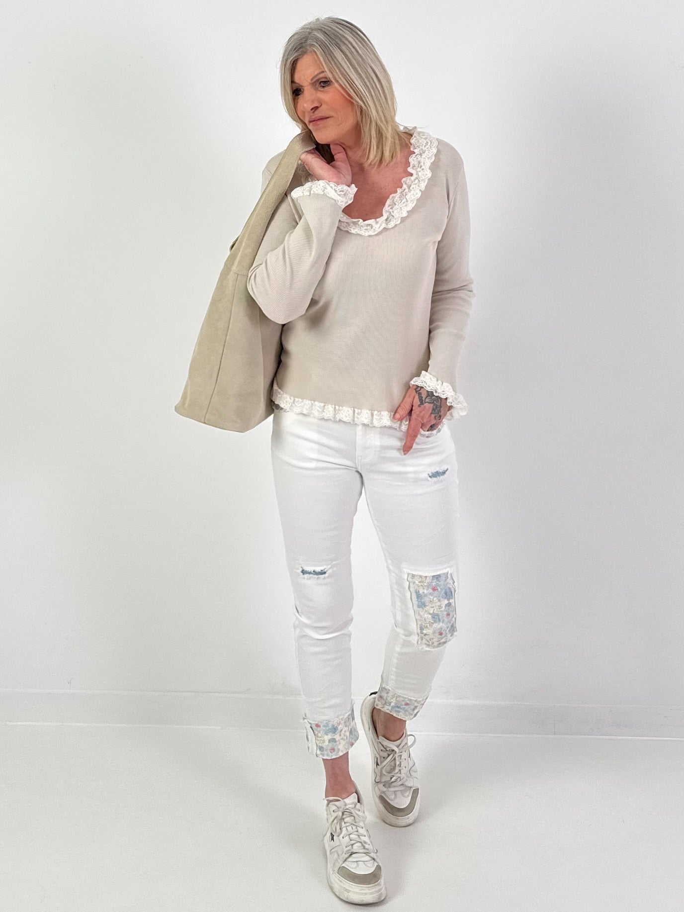 Blouse met kanten ruches - beige