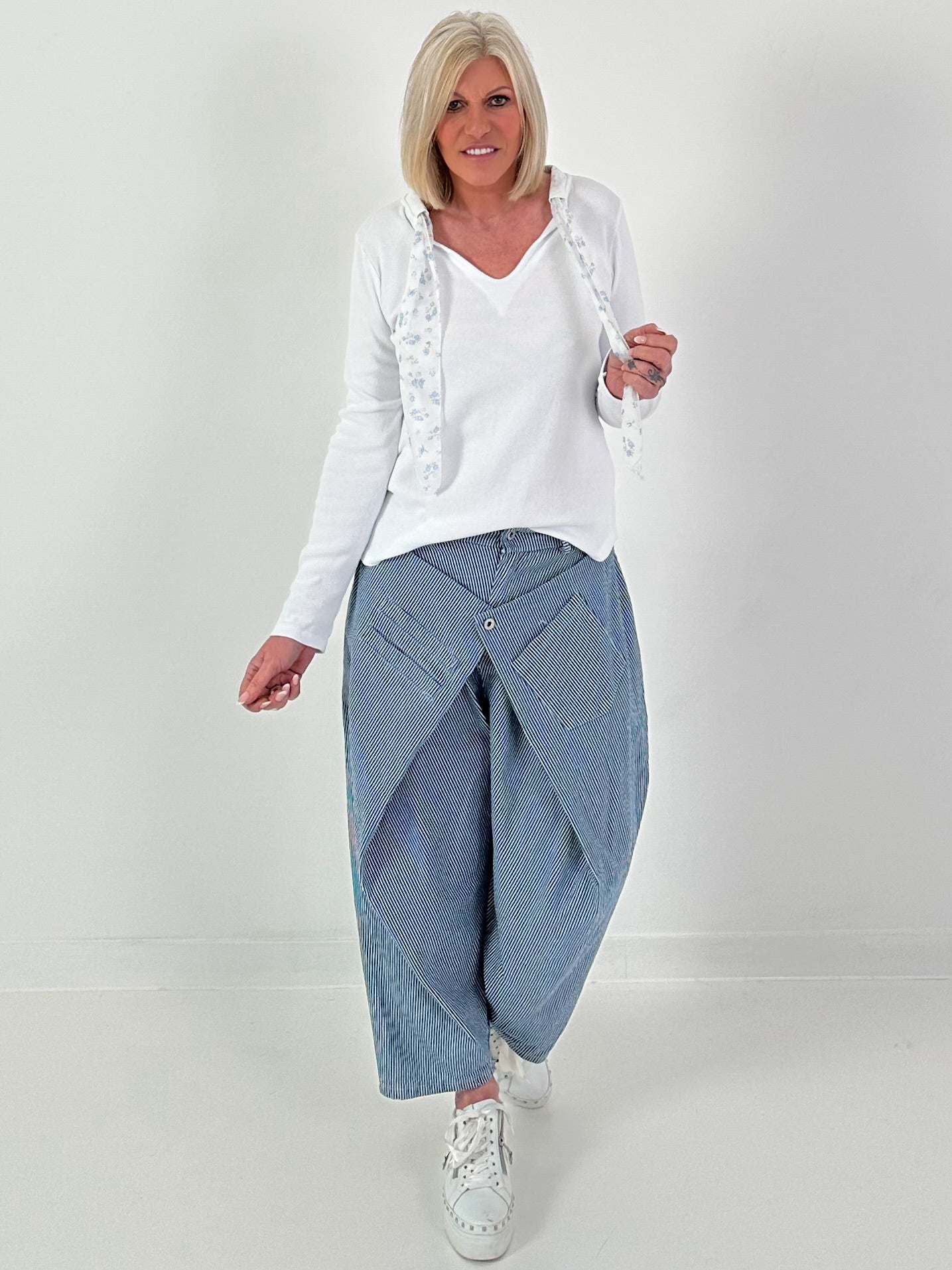 Baggy Hose mit Überwurf - blau-weiss