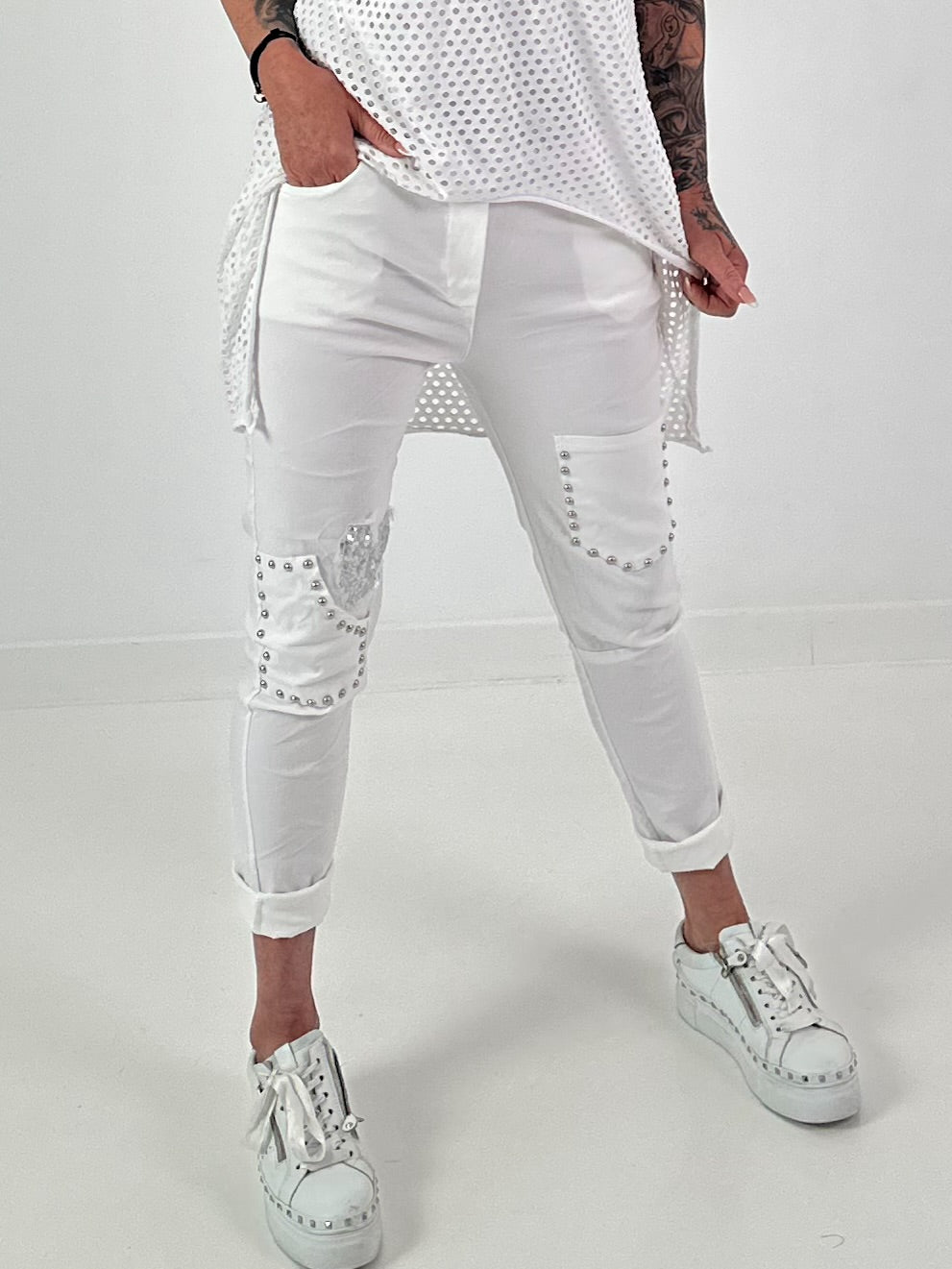 Hose mit Nieten und Paillettendetails - weiss