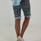 Kurze Hose im Leo Look- hellblau