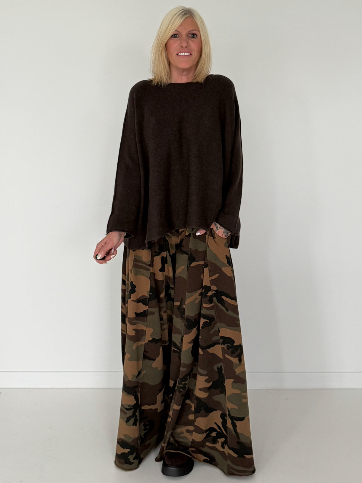 Weicher Oversized Pullover mit Rundhalsausschnitt - mokka