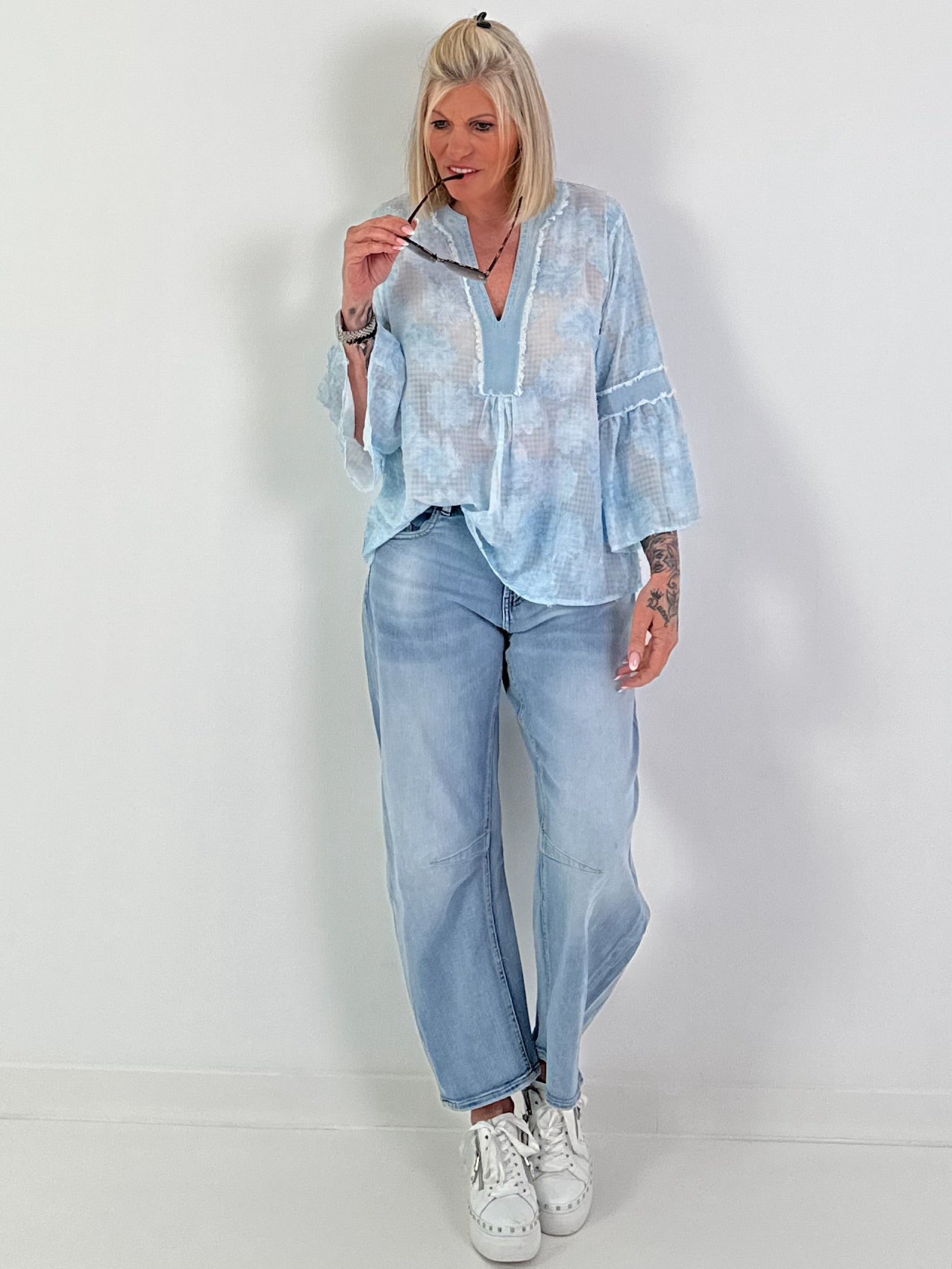 Tunic with floral pattern and denim details - light blue