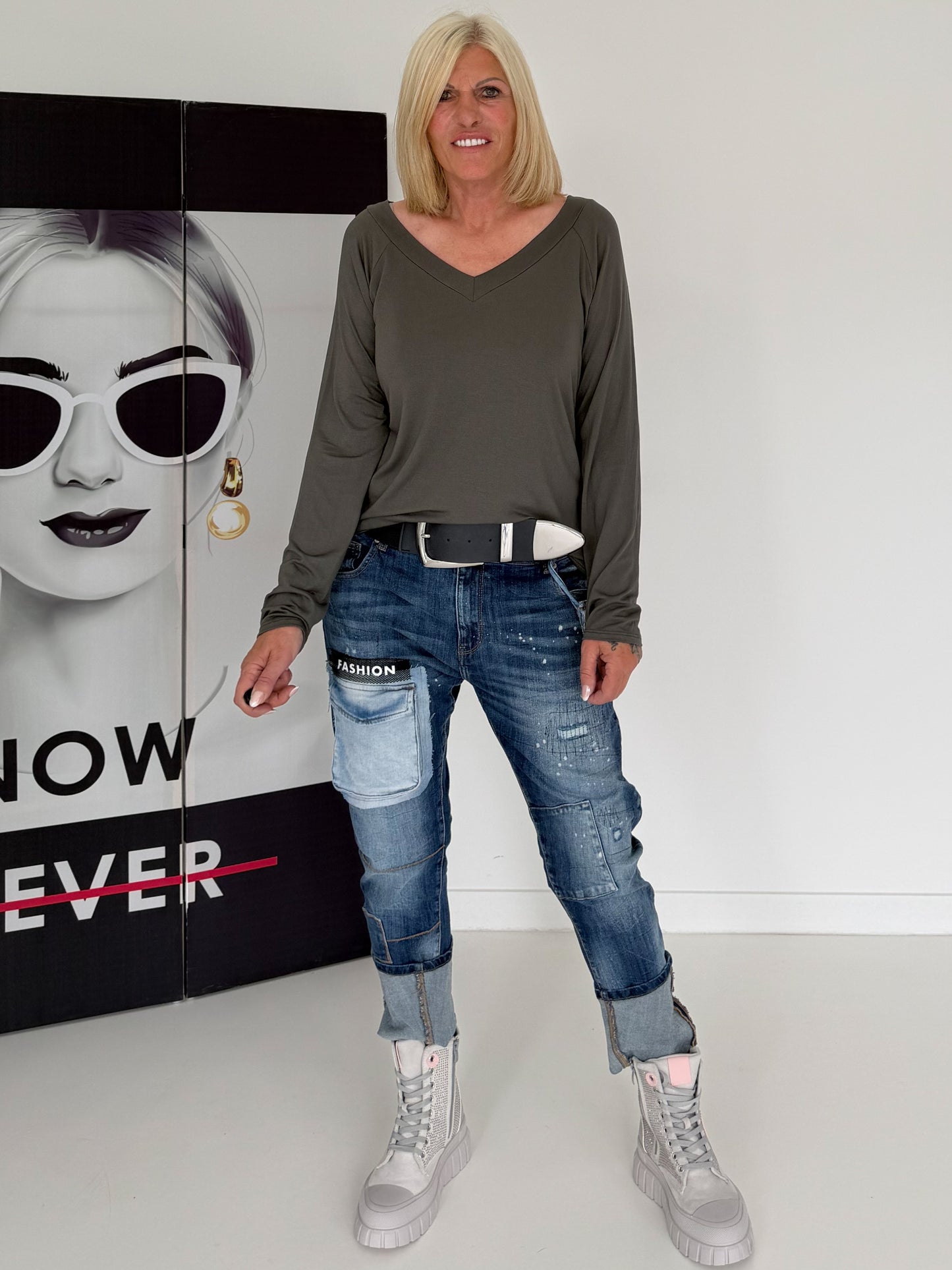 Basic Shirt mit V-Ausschnitt - anthrazit