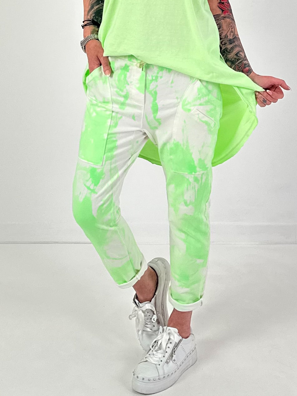 Batik-Hose mit tiefen Taschen - weiss-neongrün