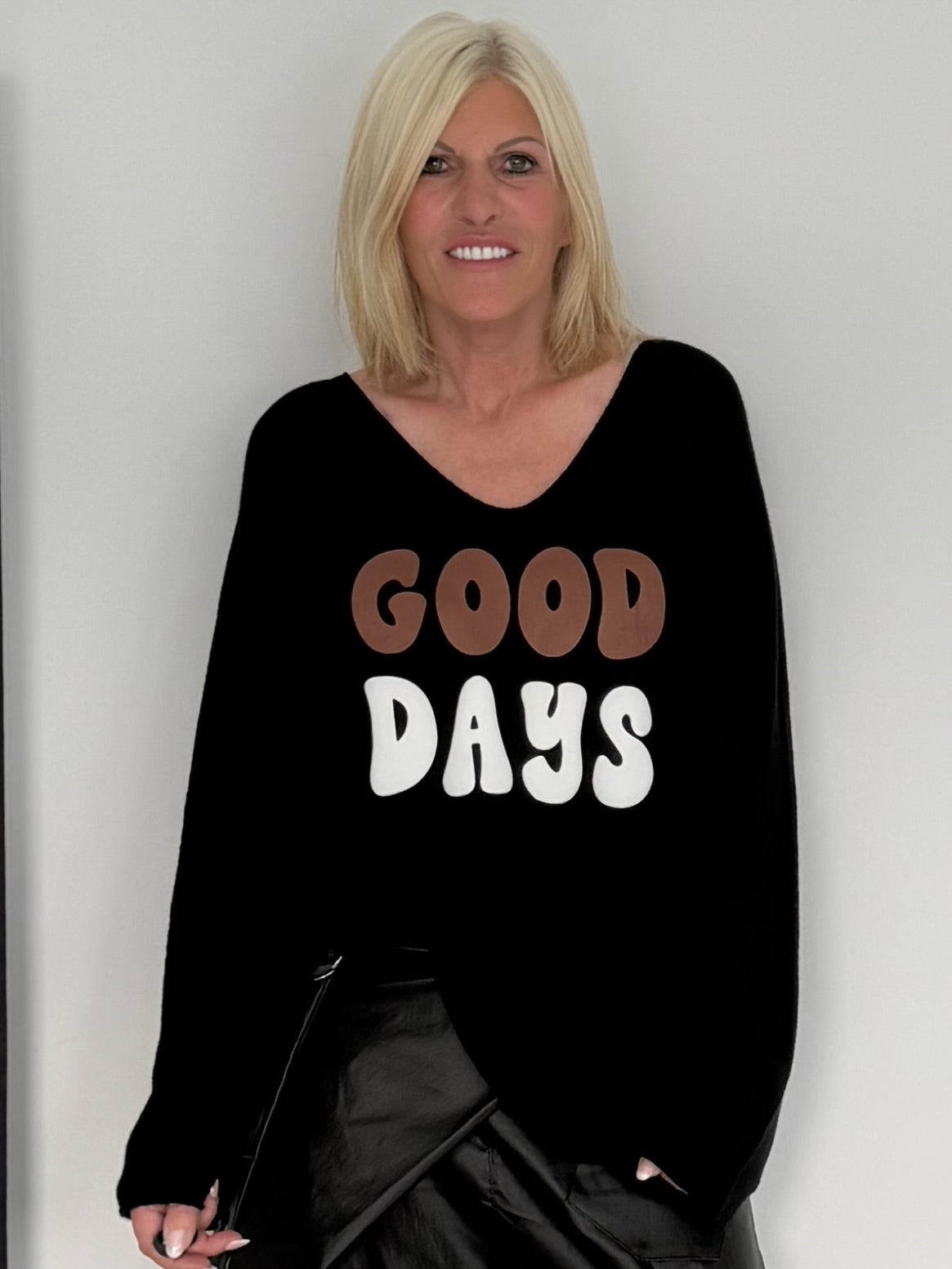 Oversized Pullover Good Days - schwarz