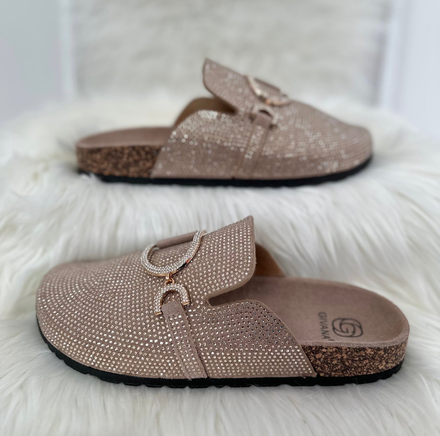 Pantoletten mit Strasssteinen - beige