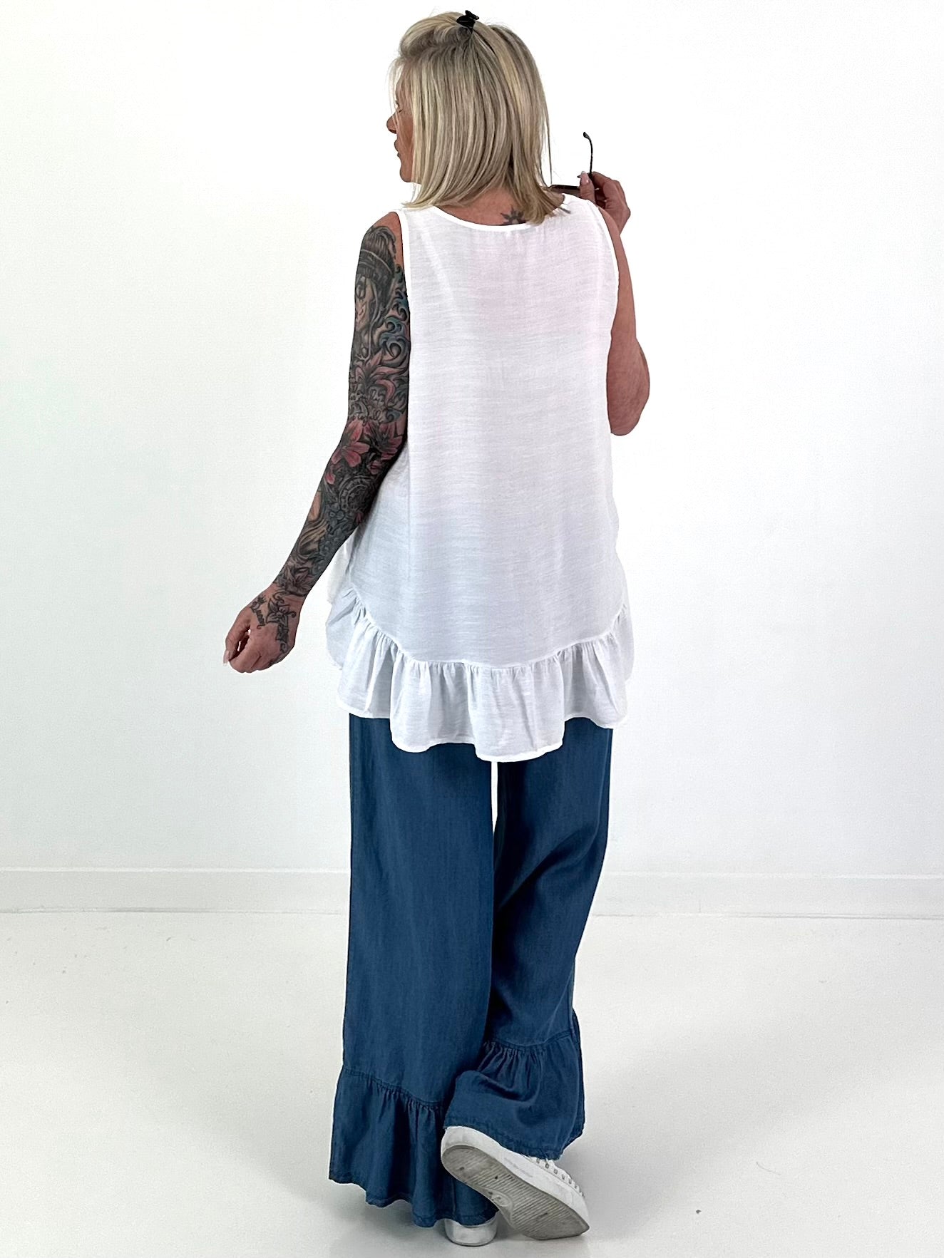SOHO top with flounce - white