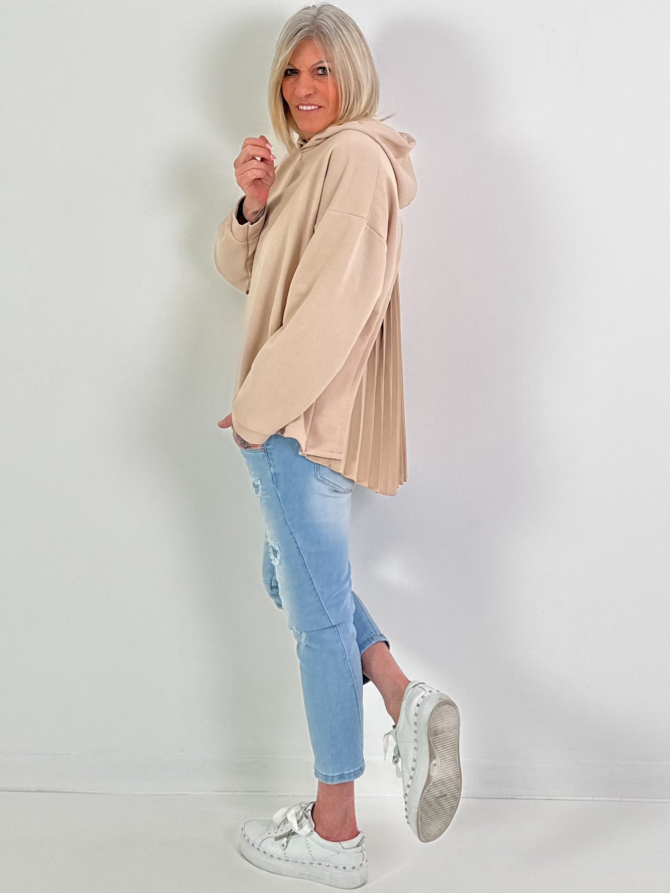 Hoodie mit Plissee-Einsatz Modell "Pleat Motion" - beige