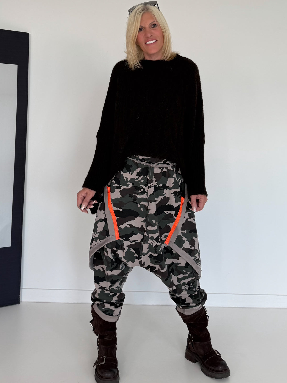 Pullover mit Stulpenärmeln und Zopfmuster - mokka