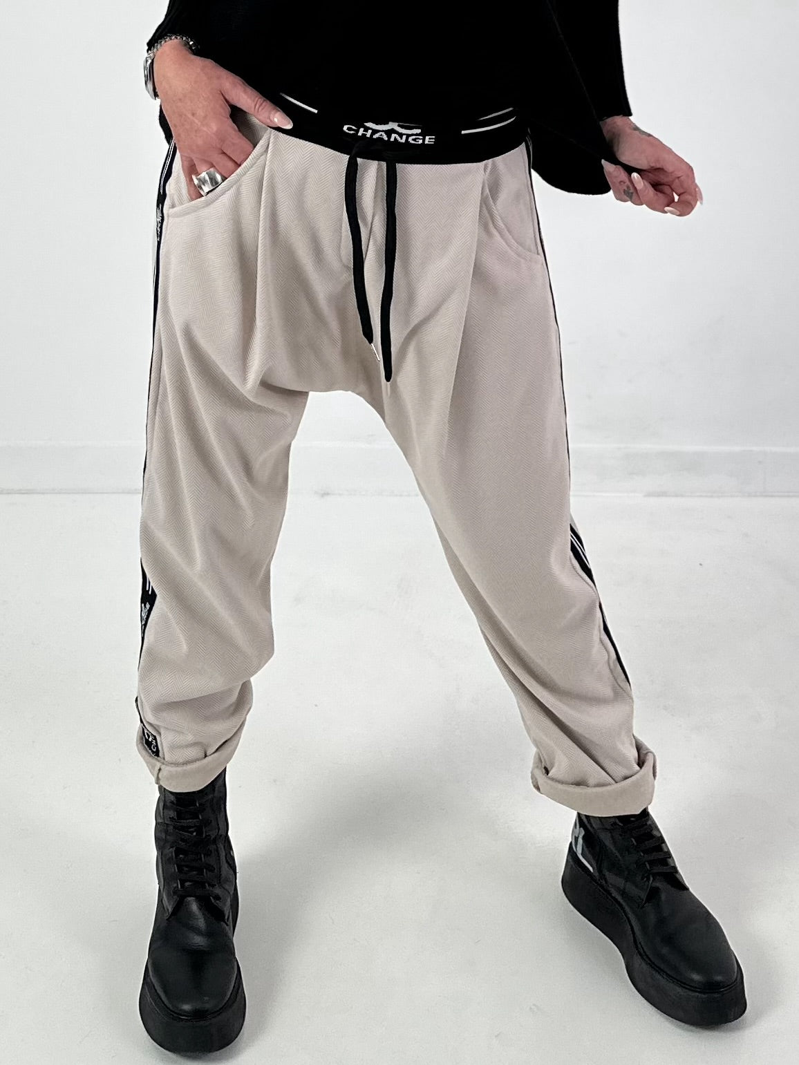 Baggy broek model "Change Flow" - beige