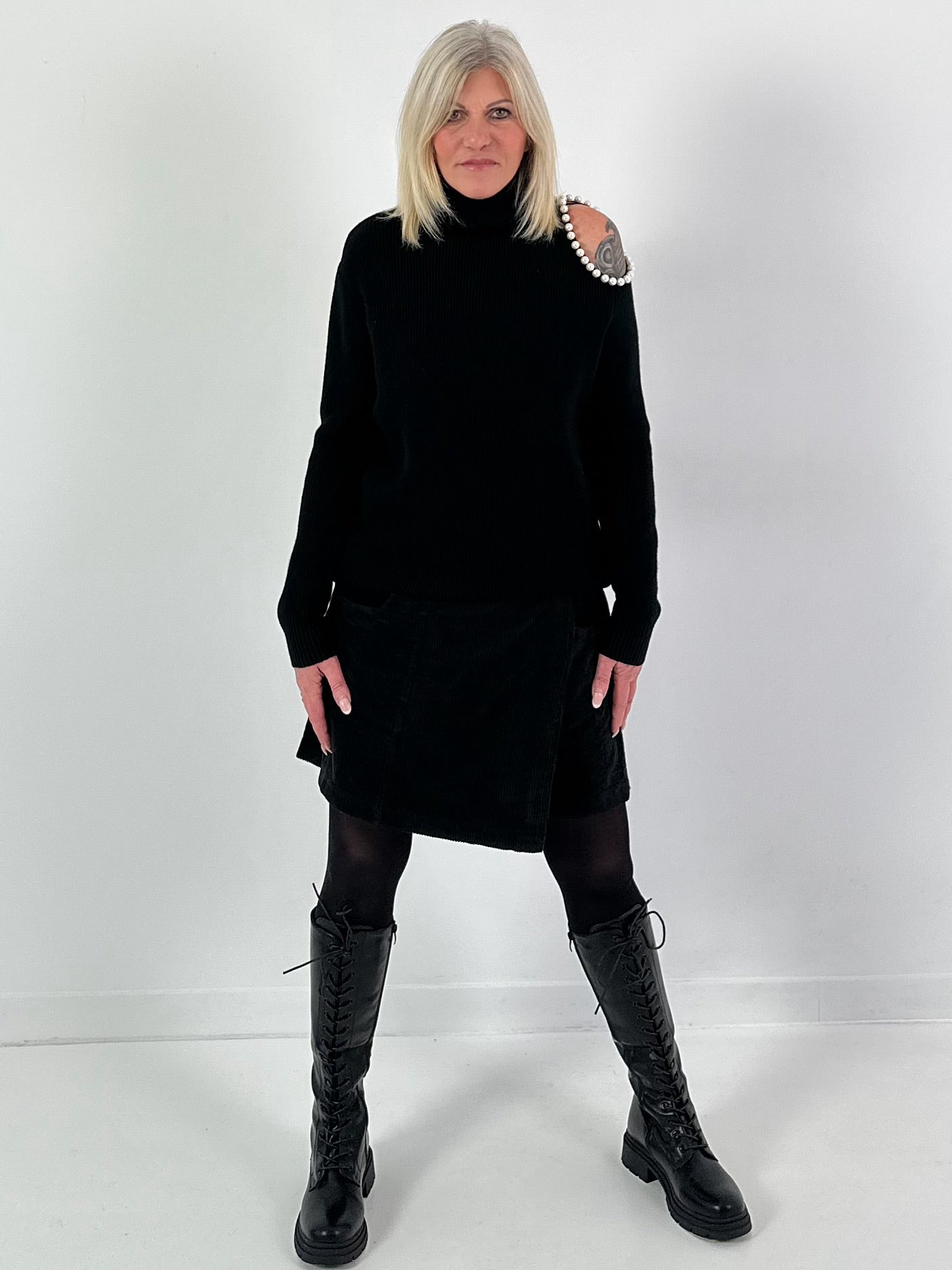 Rock Shorts Modell "Skorty" - schwarz