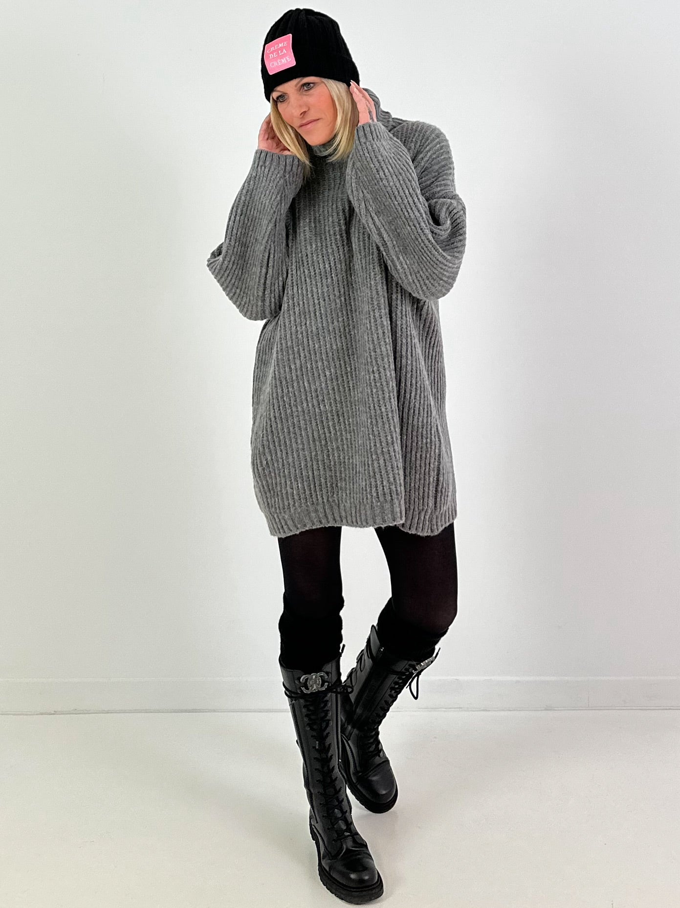 Longpullover/Kleid Modell "Embrace" - grau