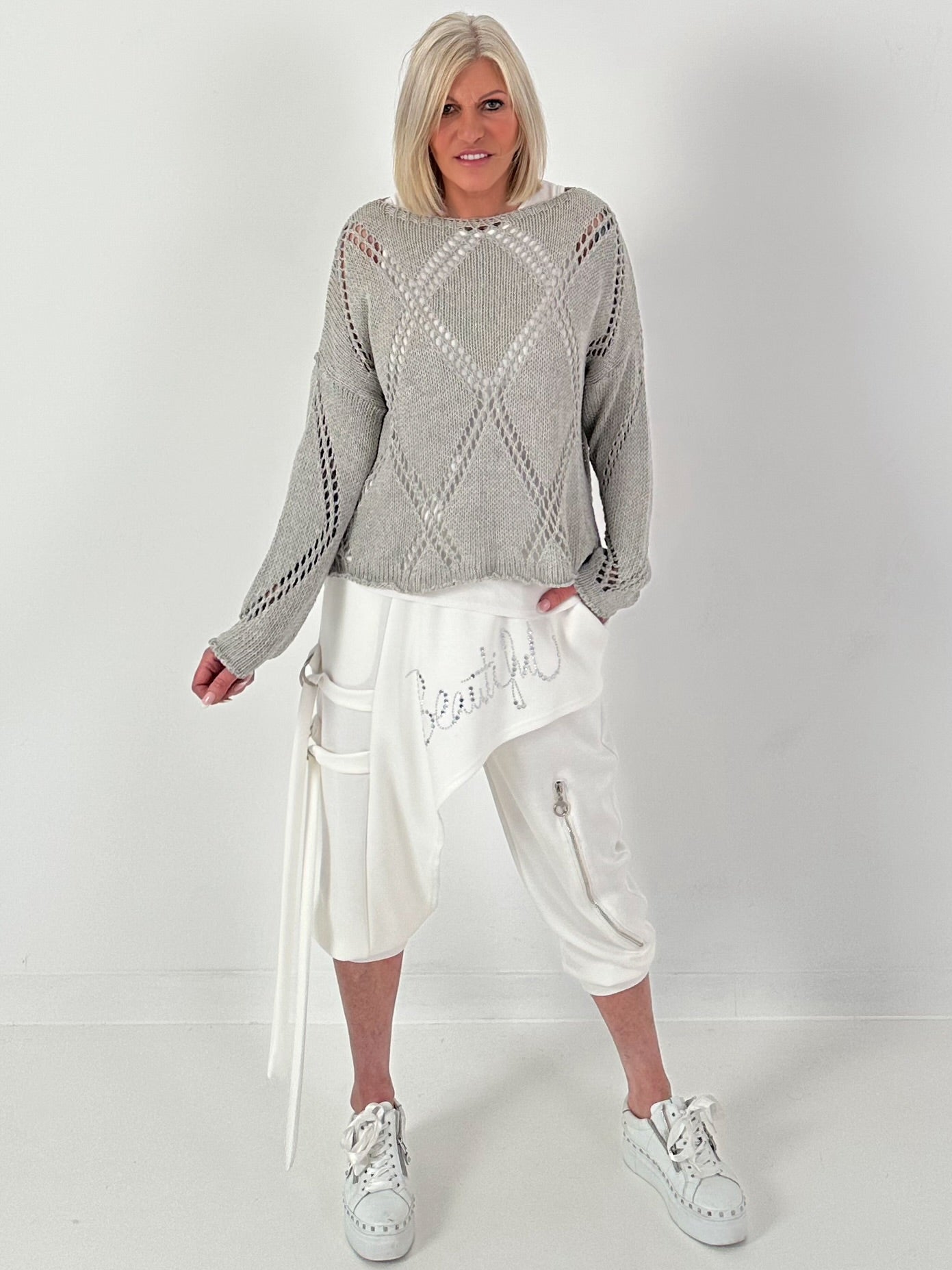 Häkelpulli mit Rautenmuster - grau