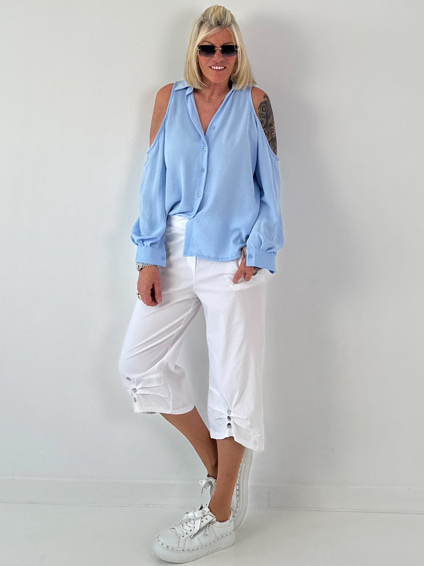 Bluse mit cold shoulder Detail - hellblau