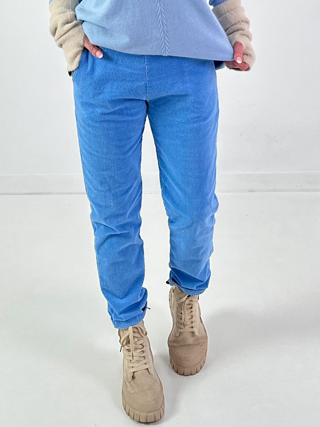 Corduroy trousers, model "Easy Fit" - blue
