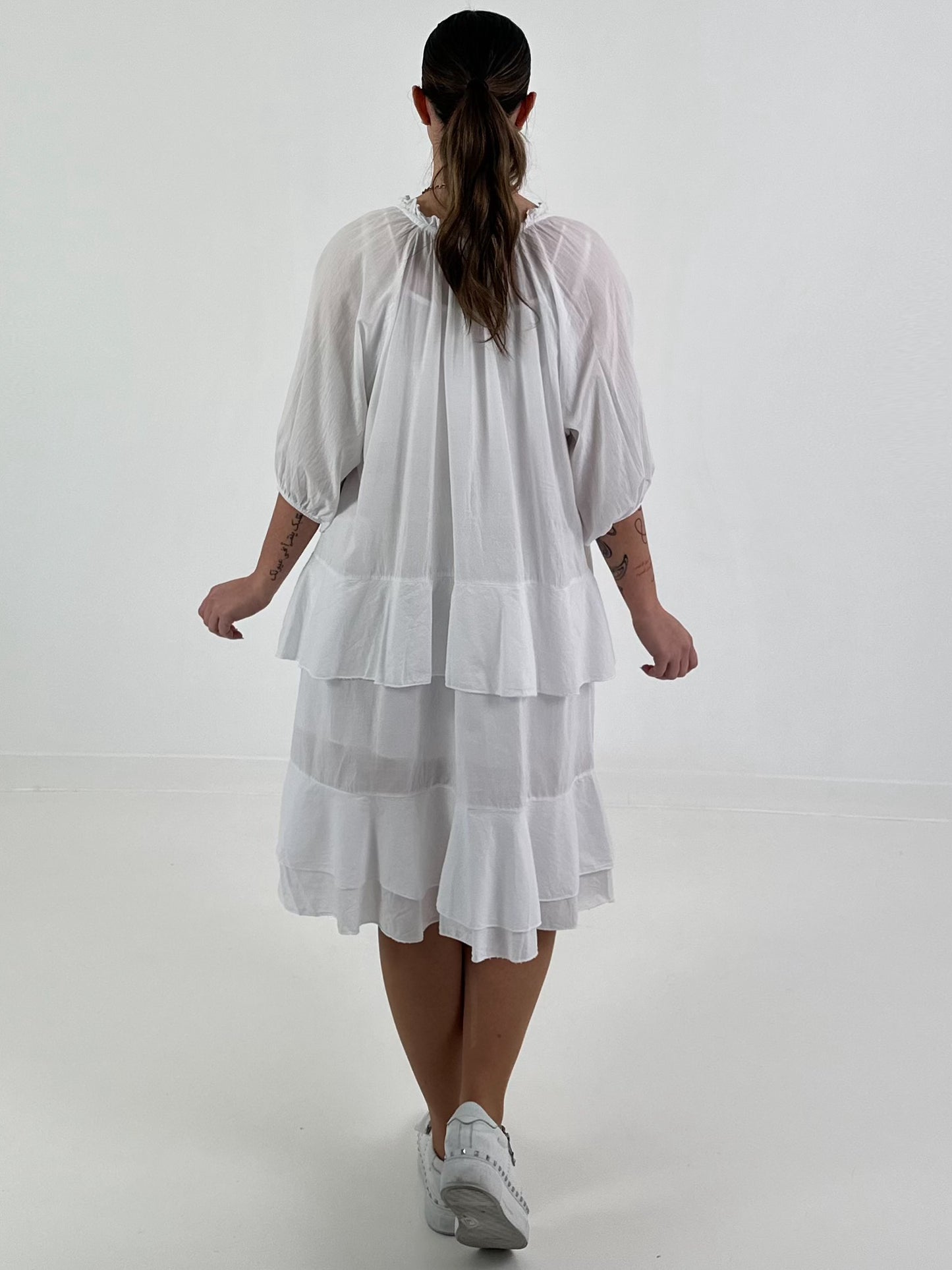 Kleid mit Unterziehtop und Volants - weiss