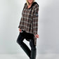 Geruite capuchonjas, model "Plaid Edit" - bruin-veelkleurig