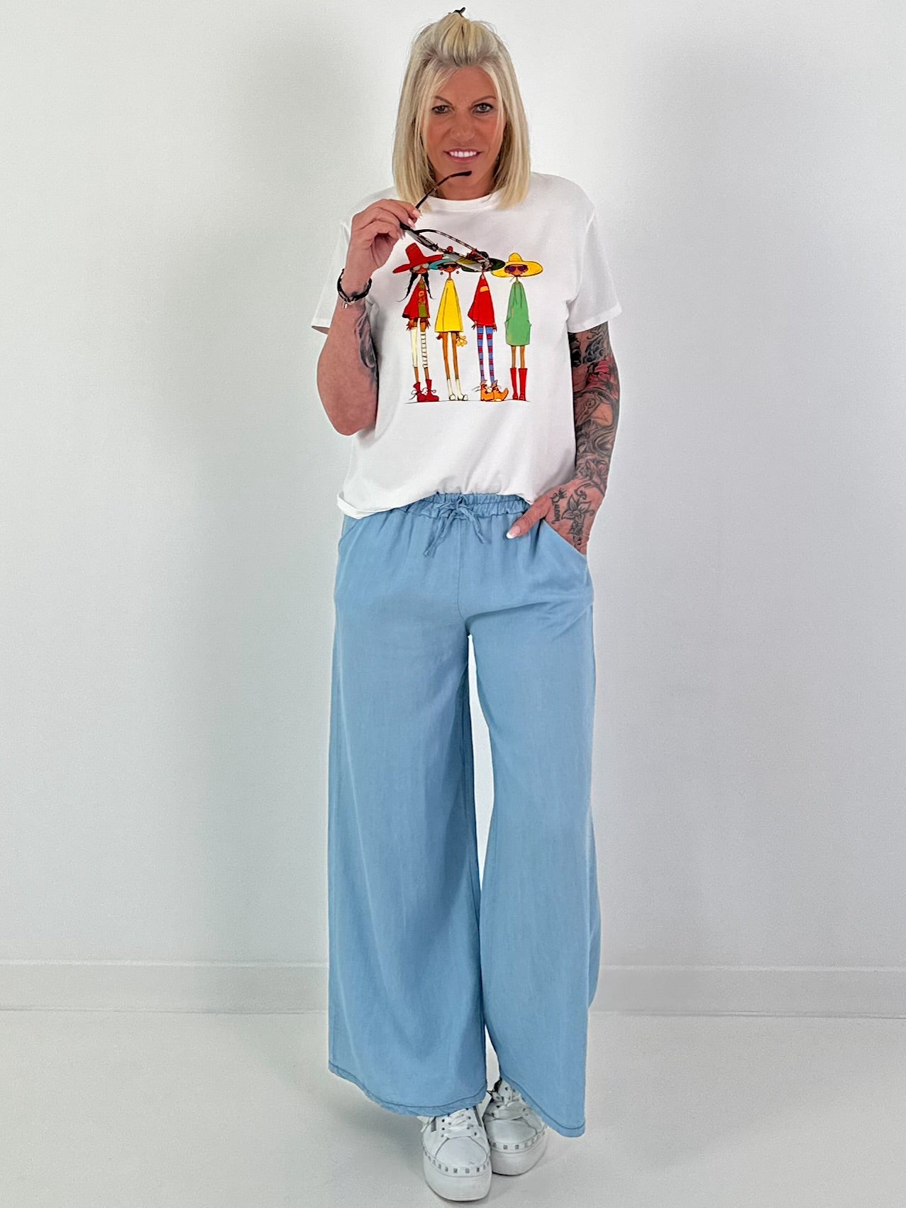 Jeans with elasticated waistband - light blue
