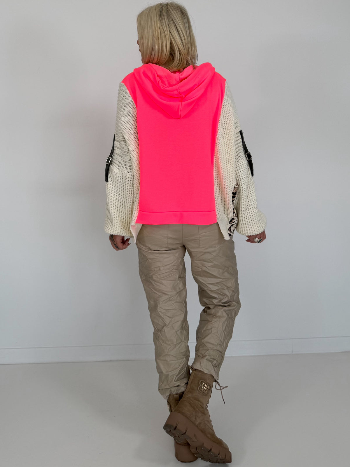 Oversized grofgebreide hoodie met sweat-inzetstuk - neonroze-ecru