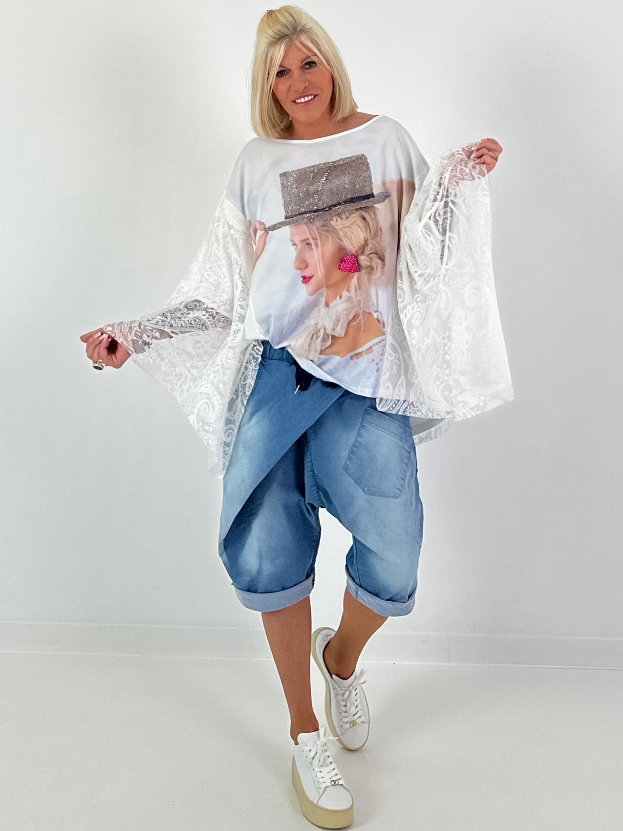 Shirt mit Print und Spitzen Layering - weiss-mehrfarbig