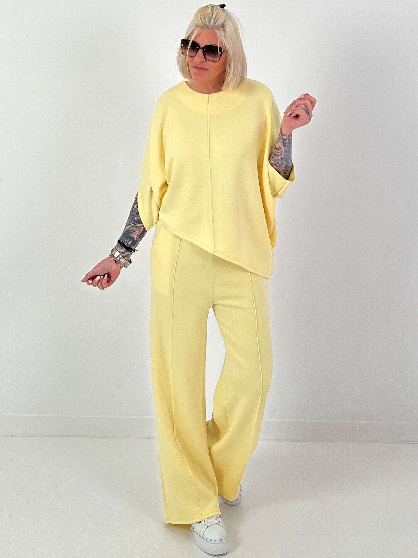 Two-piece set with asymmetrical shirt - yellow