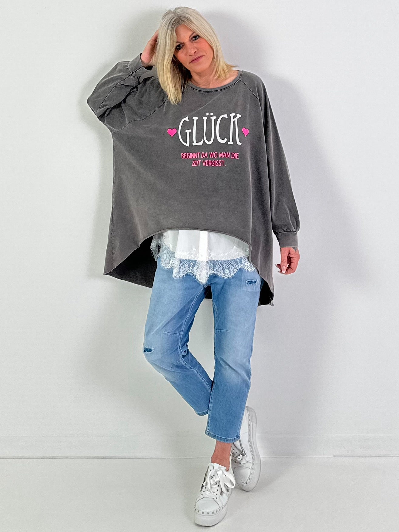 Oversized stonewashed Sweatshirt Modell "Glück..." - used black