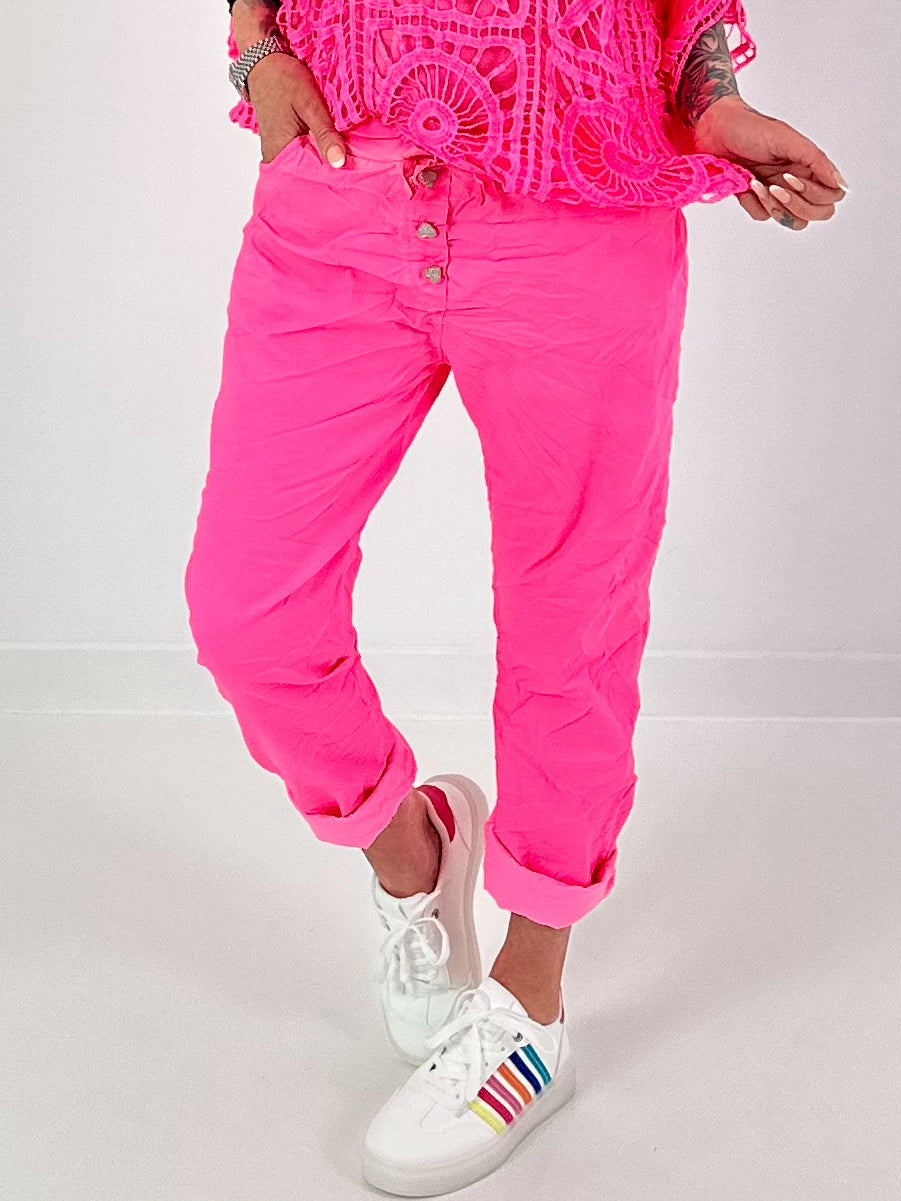 Boyfriend Hose mit Herzknöpfen - neonpink