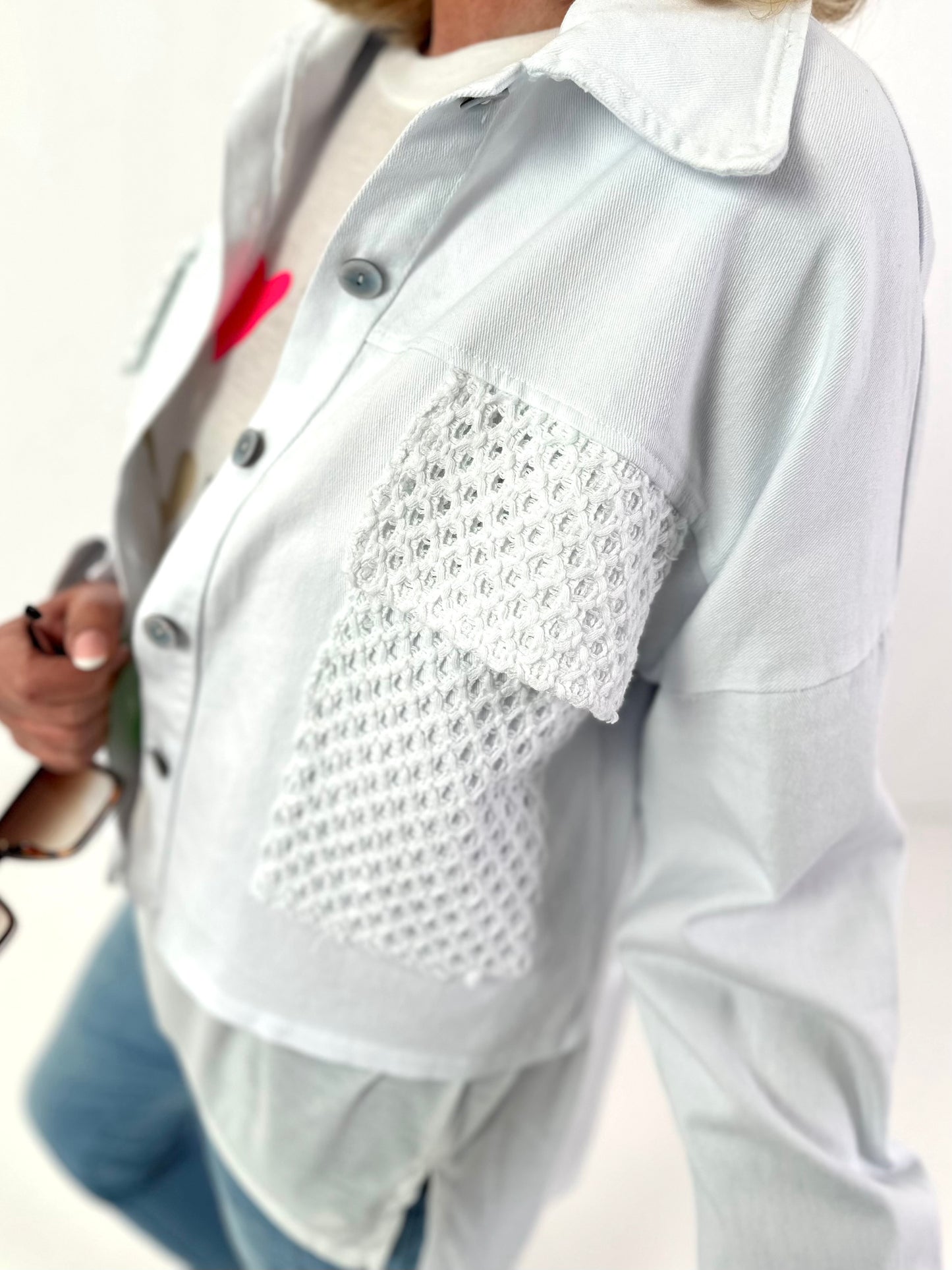Denim jacket with crochet pockets - white