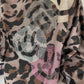 Sweater im Allover-Leo-Print mit Strass- und Glitzer Smileys - beige-mehrfarbig