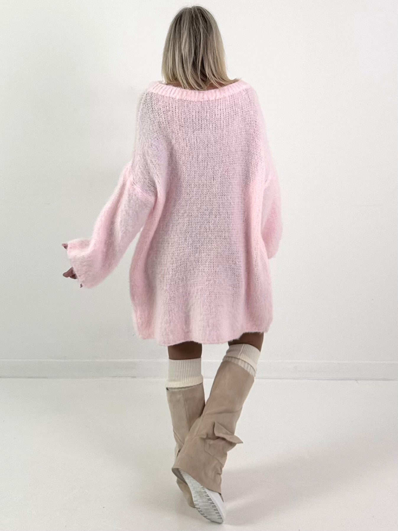 Long pullover/dress model "Soft Aura" - baby pink