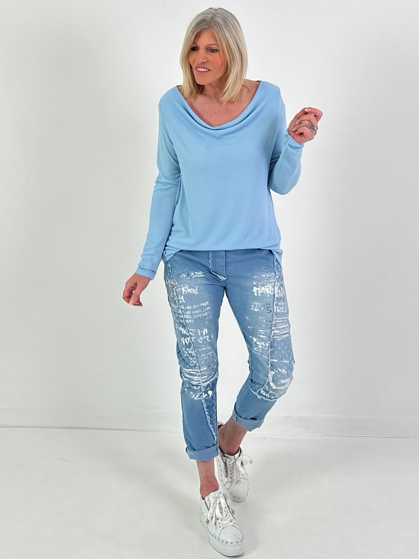 Shirt mit Wasserfallausschnitt - hellblau