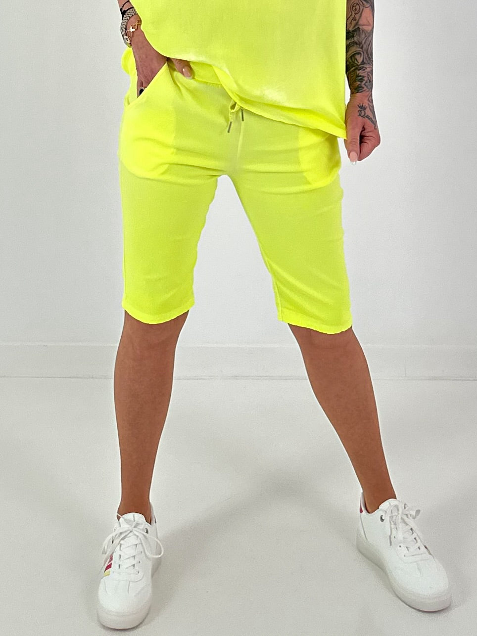 Kurze Hose mit Bindeband - neongelb