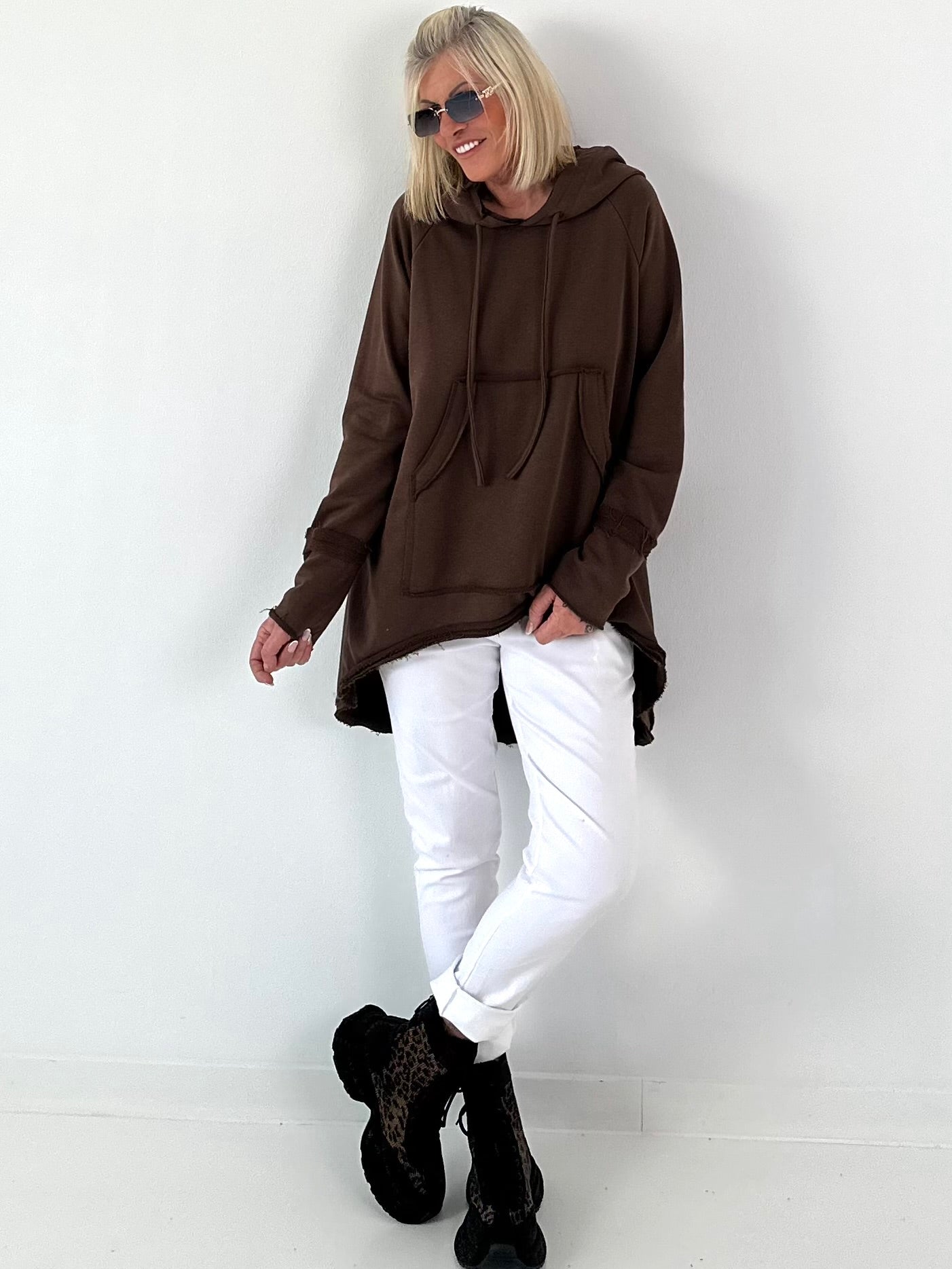 Casual long hoodie with thumbhole - mocha