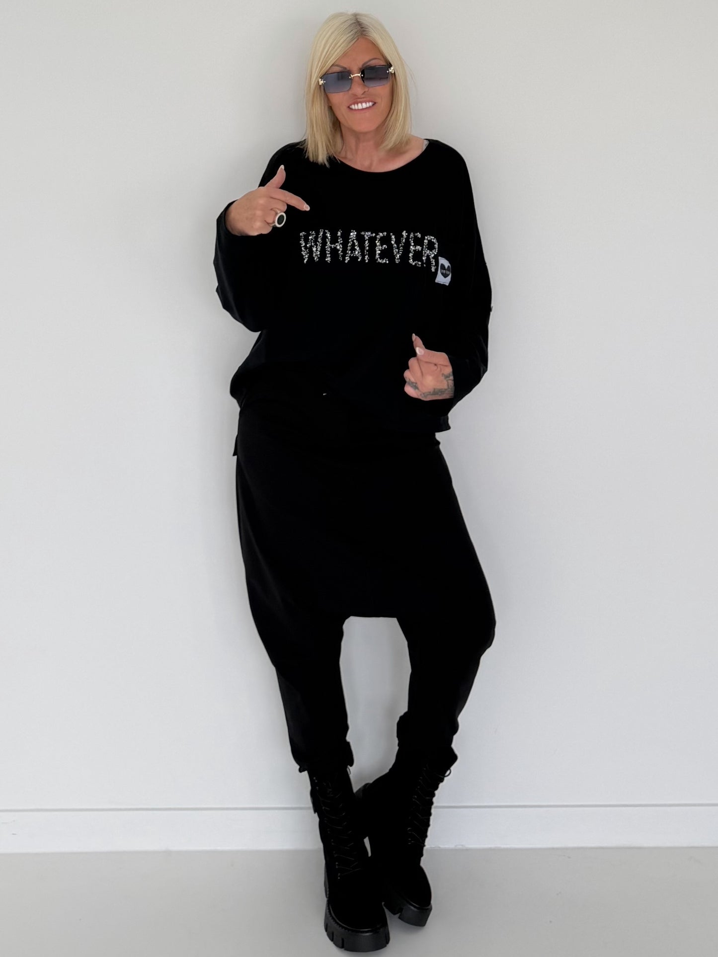 Sweater Whatever mit Strass-Details - schwarz