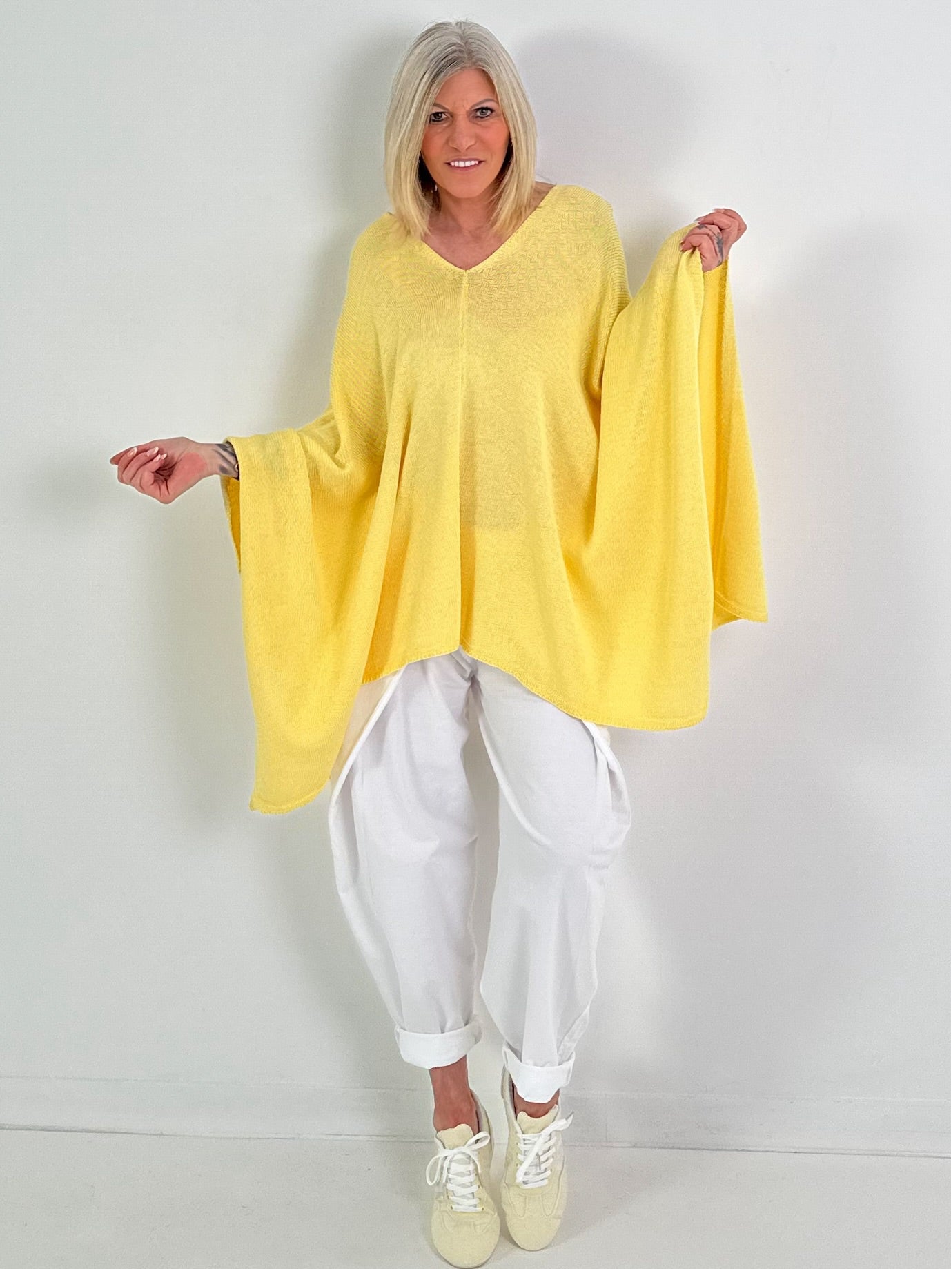 Oversized Sommerstrick Poncho - gelb