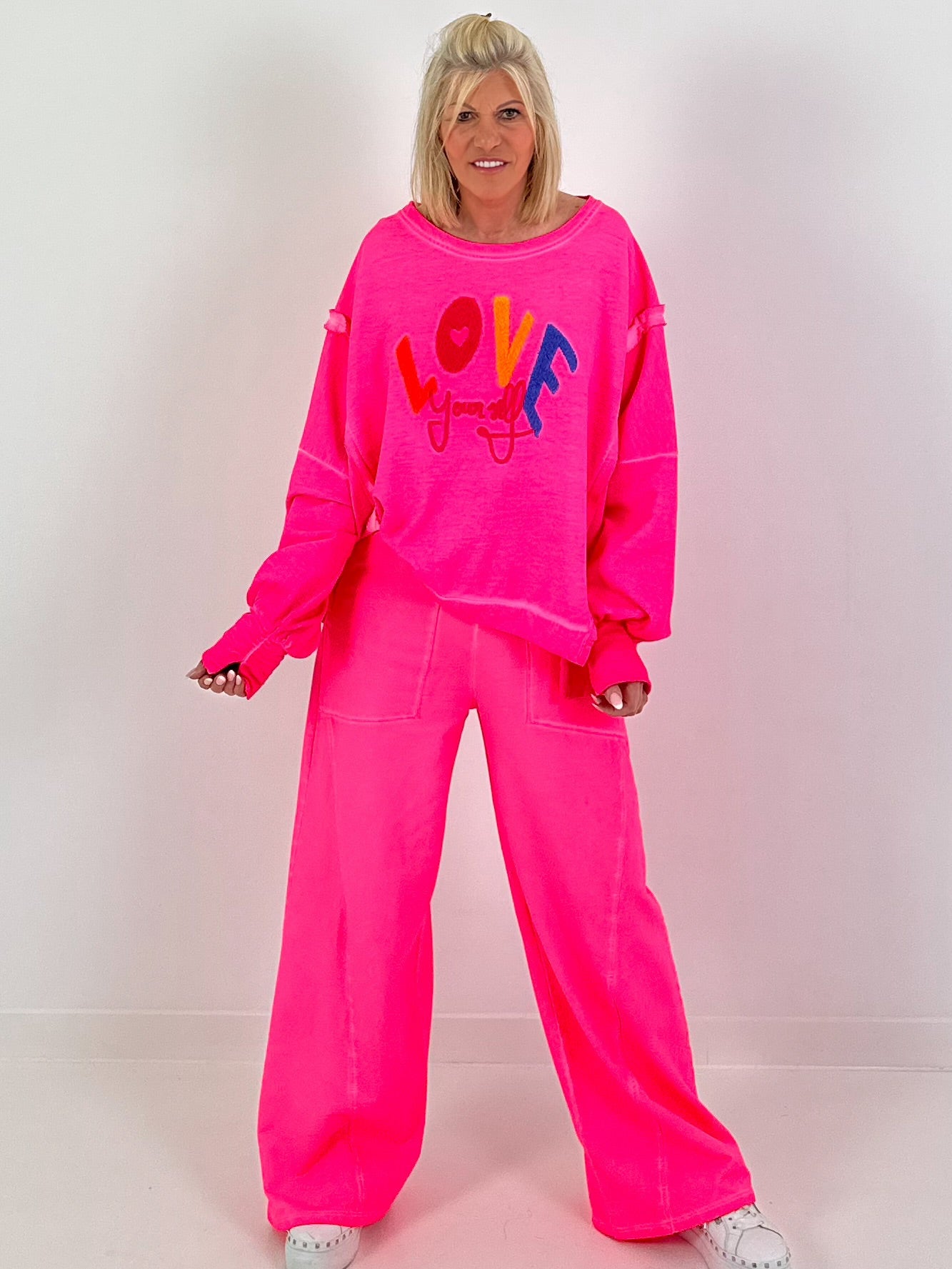 Sweater Love Yourself - neon pink