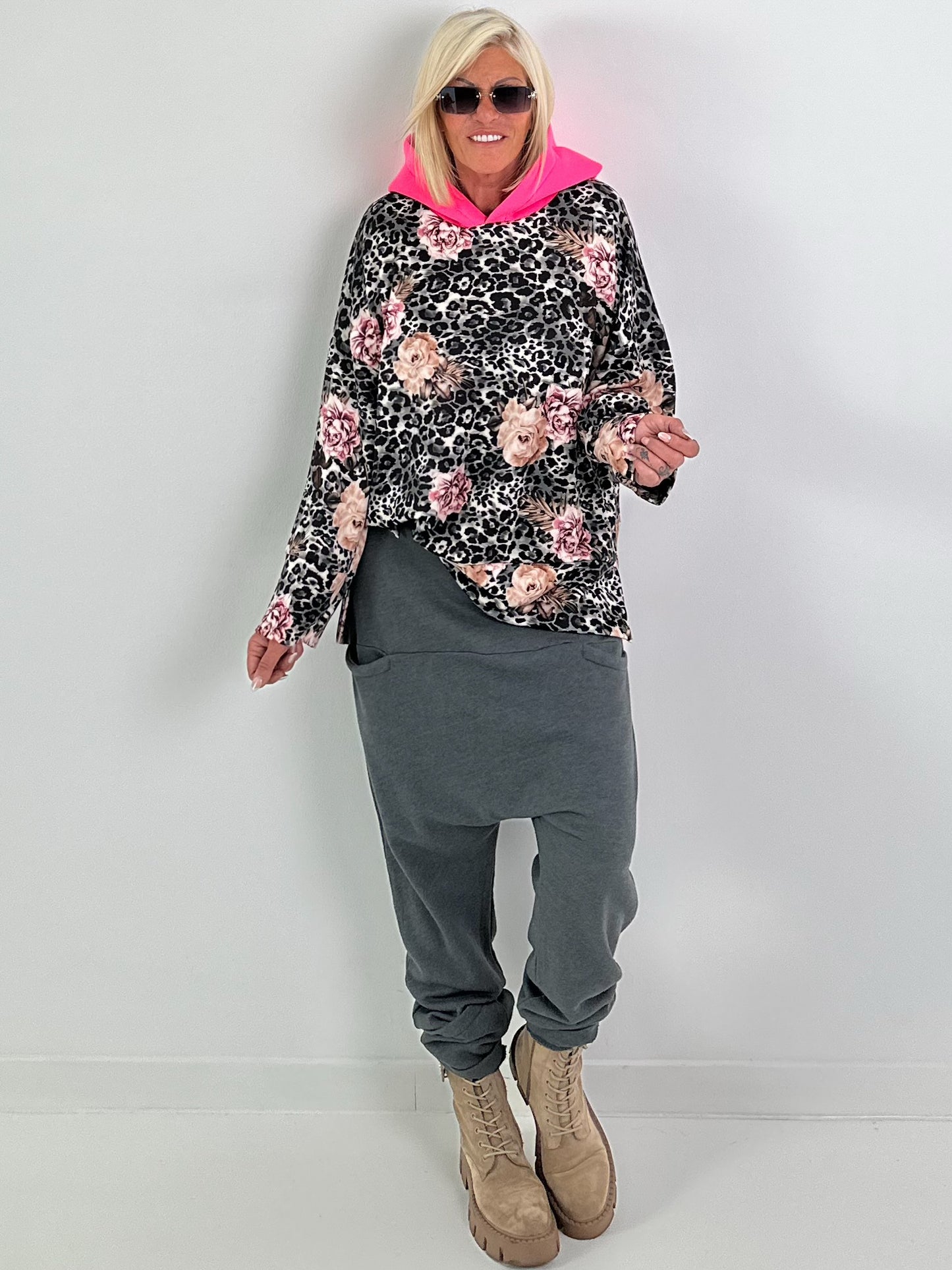Hoodie mit Neonkapuze und Print - anthrazit-mehrfarbig