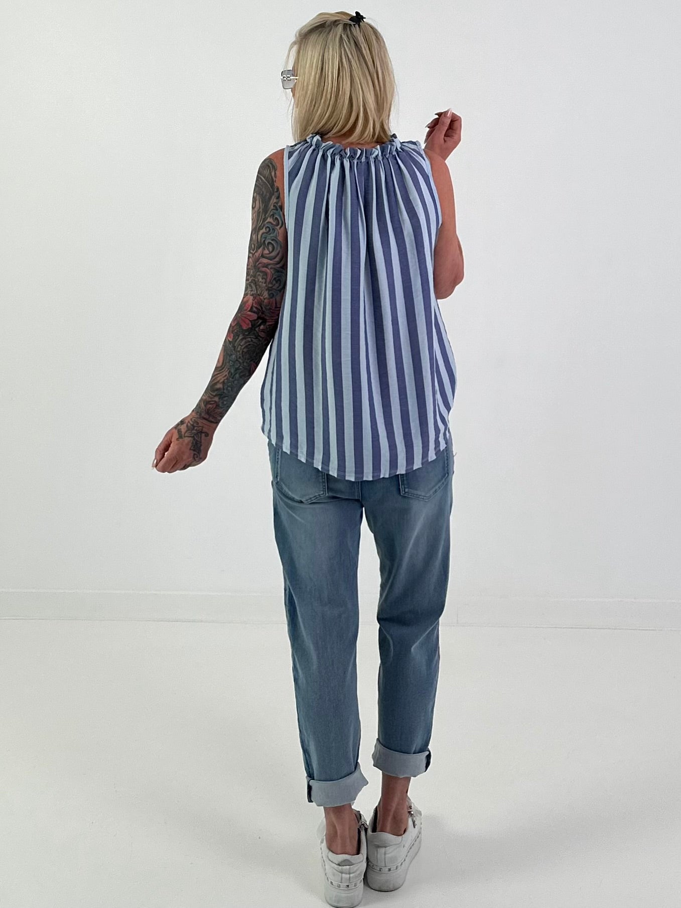 Striped top with ruffled collar - light blue-blue