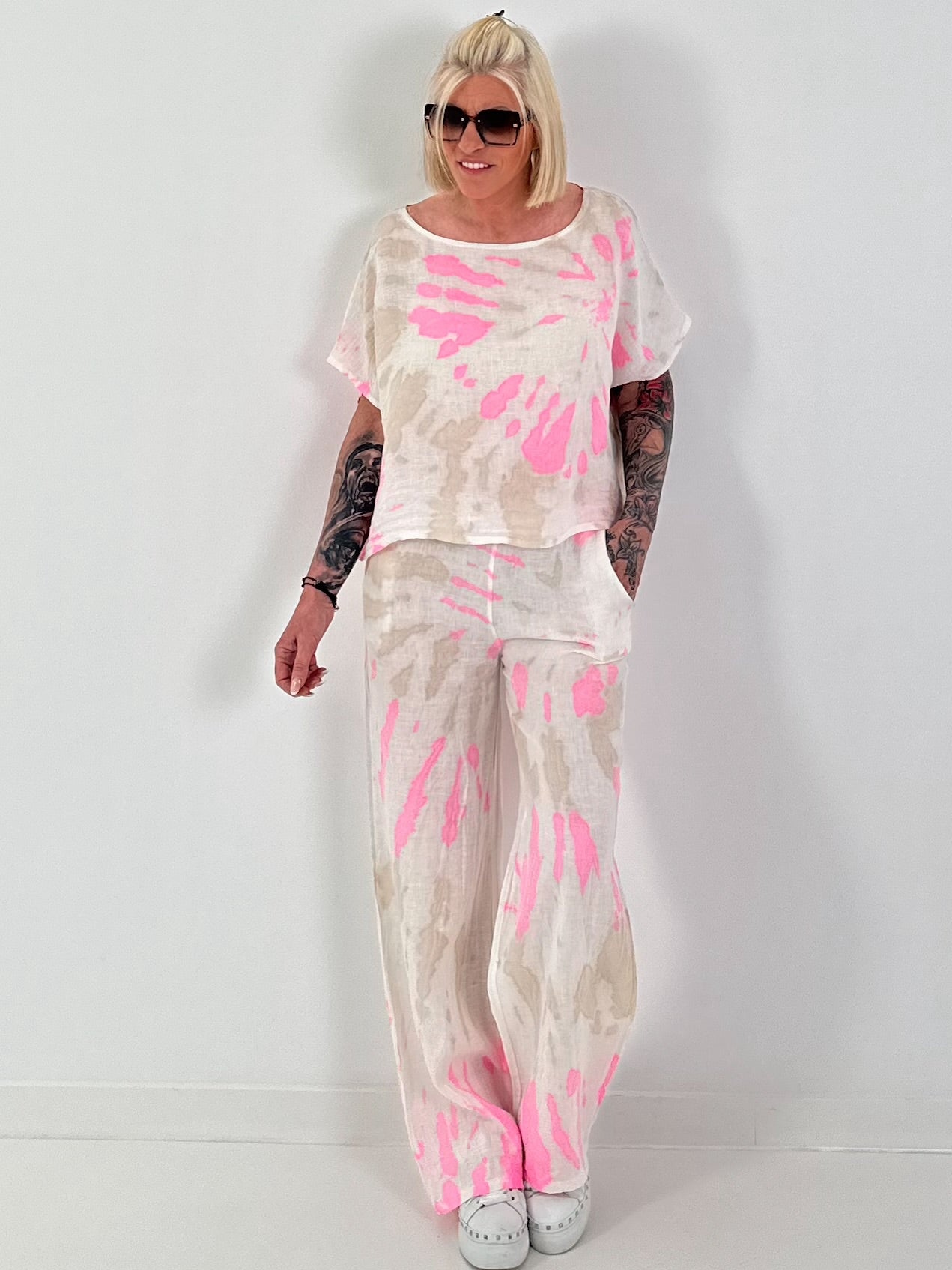 Short Linen Shirt with Tie-Dye Pattern - white-neon pink-beige