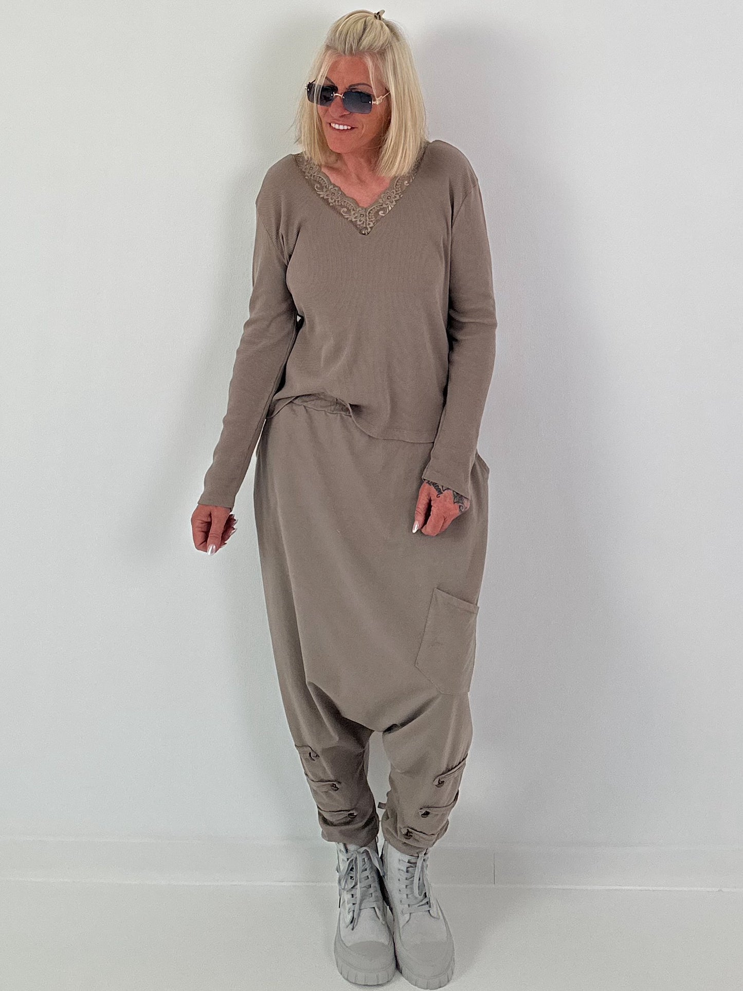 Ribbed V-Neck Shirt with Lace Details - Taupe