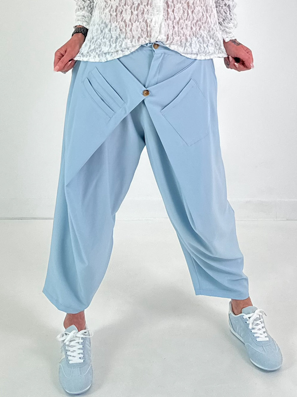 Hose mit Überwurf - hellblau