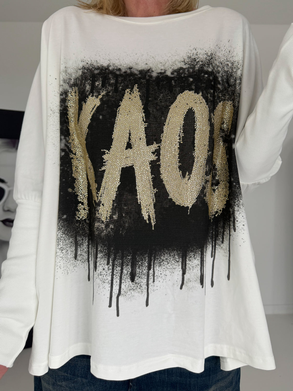 Sweater mit Stulpenärmeln und Strassmotiv KAOS - ecru