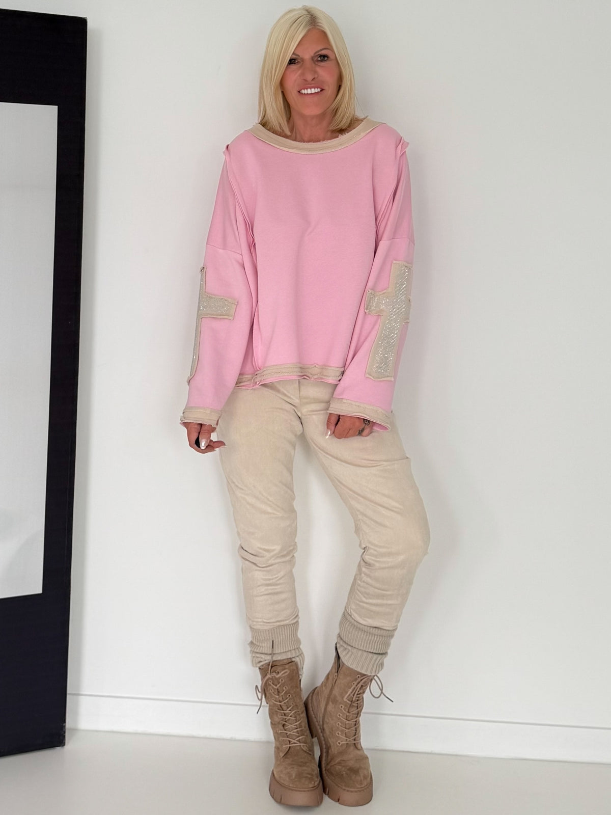 Oversized Sweater mit Strasskreuz - rosa-beige