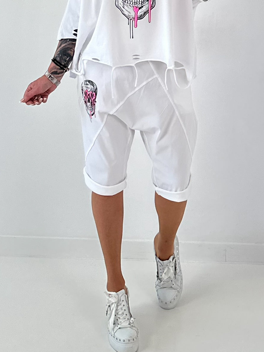 Kurze Baggy mit breiten Nähten - weiss