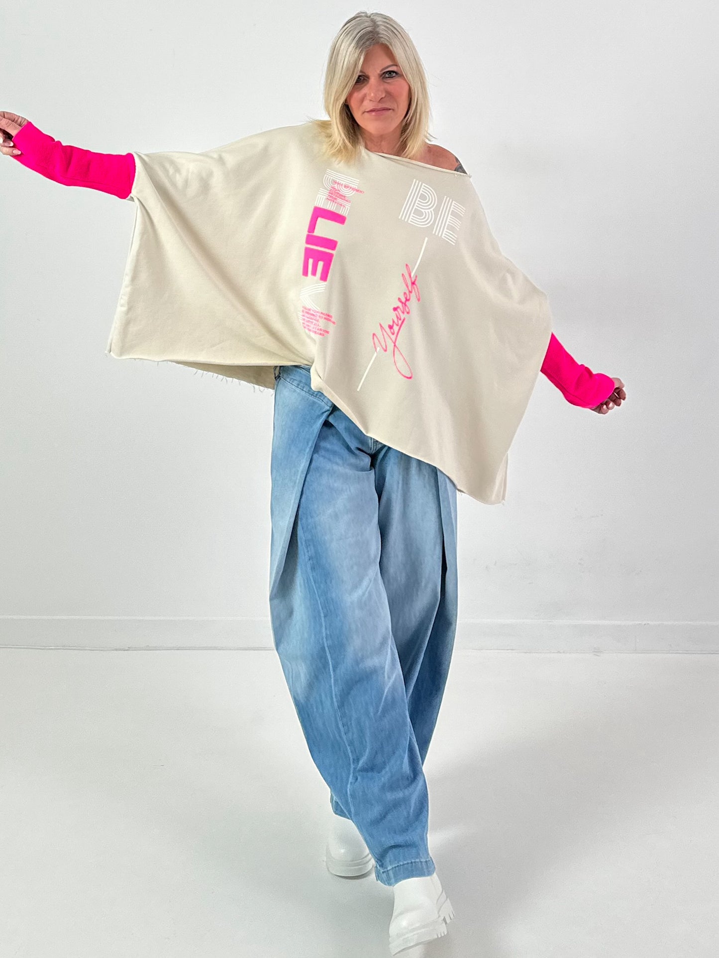 Oversized Sweatshirt Modell "Be Yourself" - beige