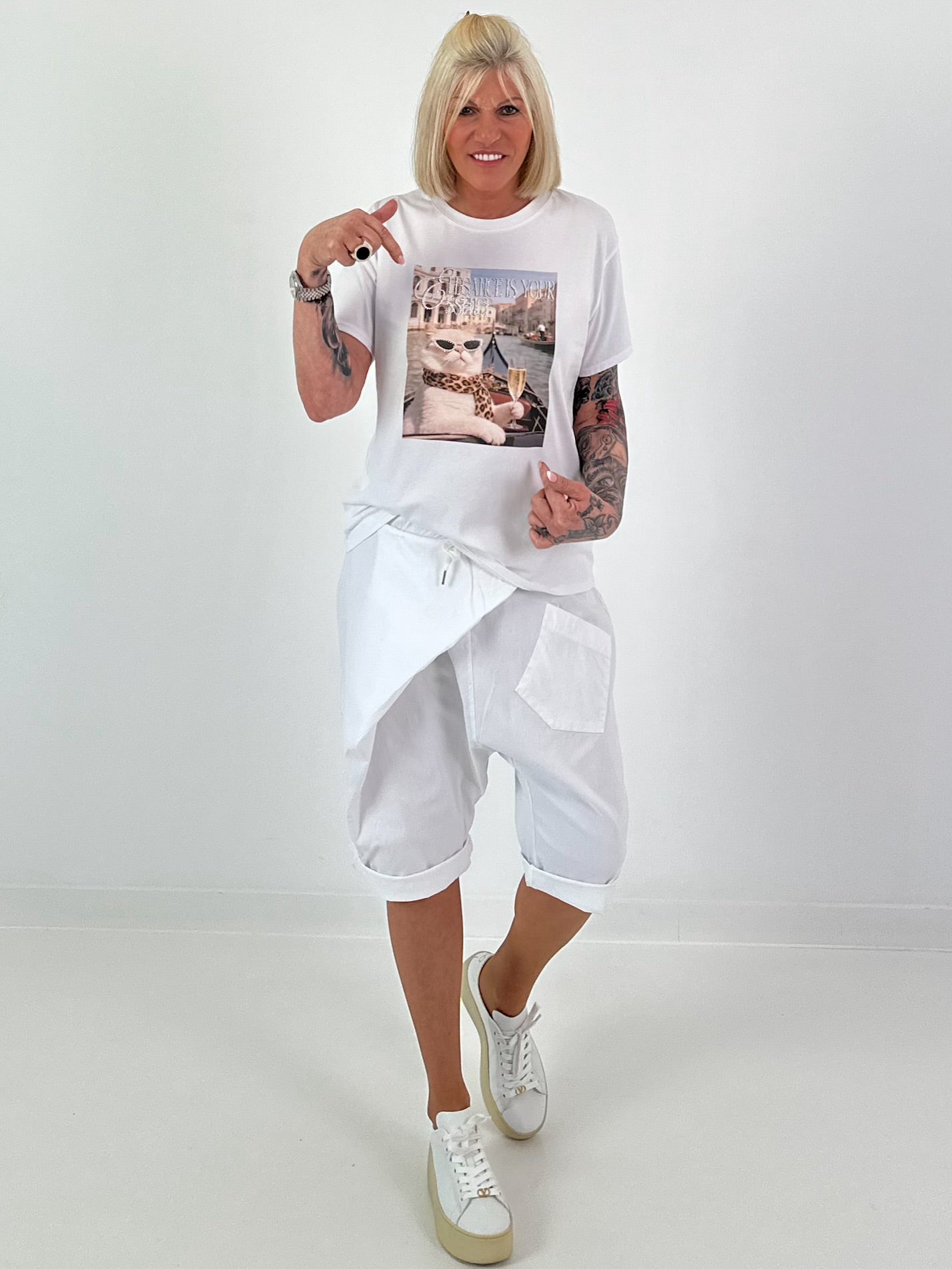 T-Shirt Elegance - white